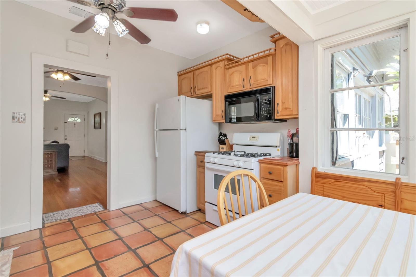 220 W FERN ST — photo 16