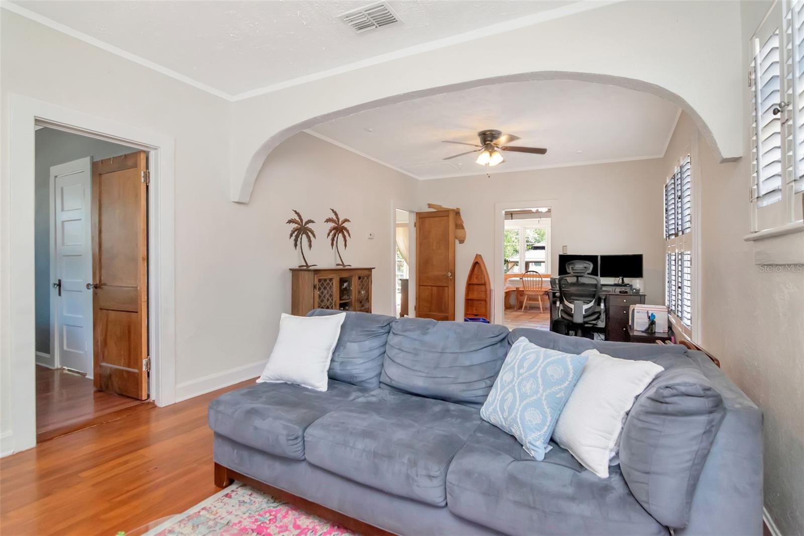 220 W FERN ST — photo 8