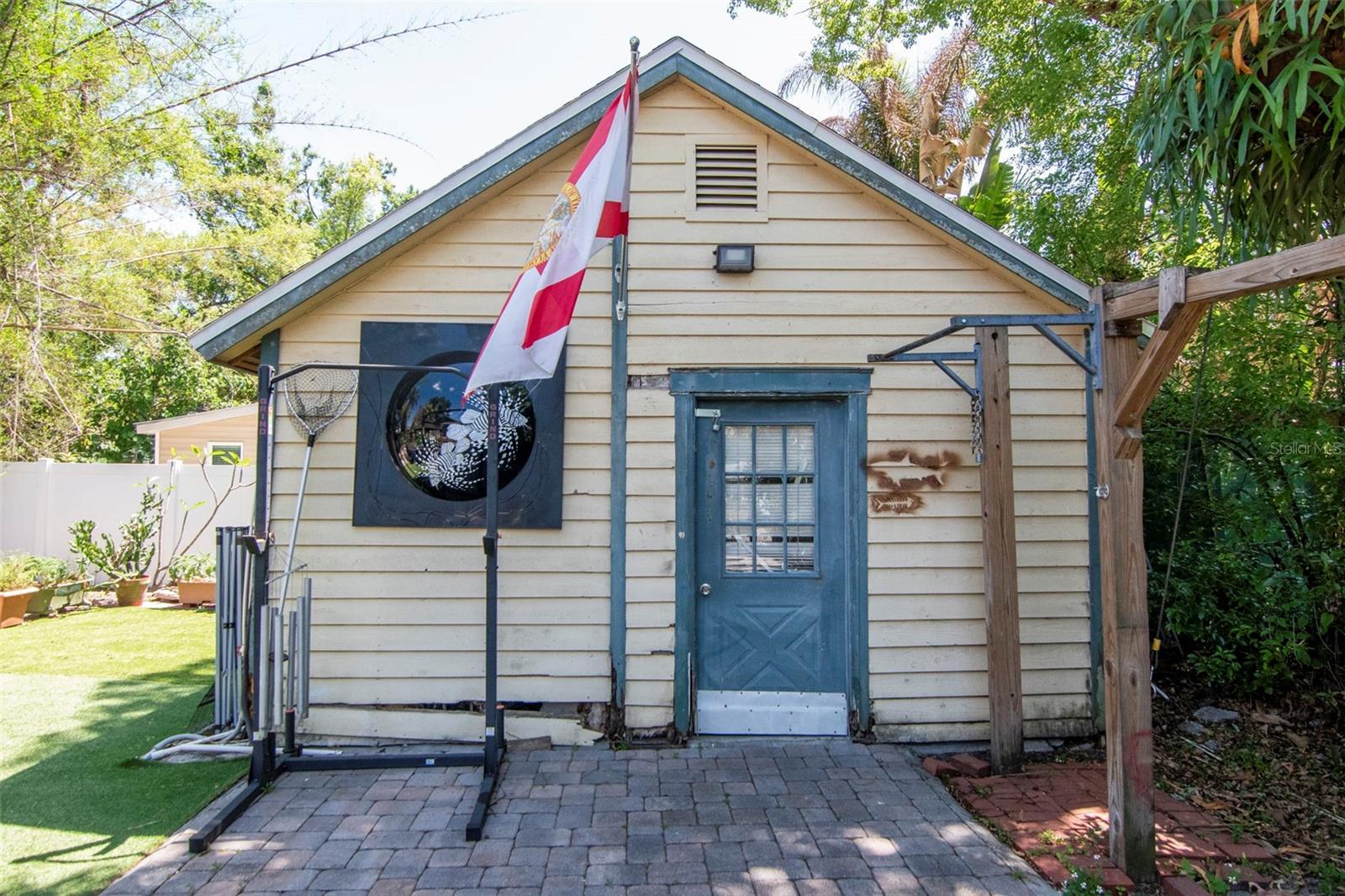 220 W FERN ST — photo 31