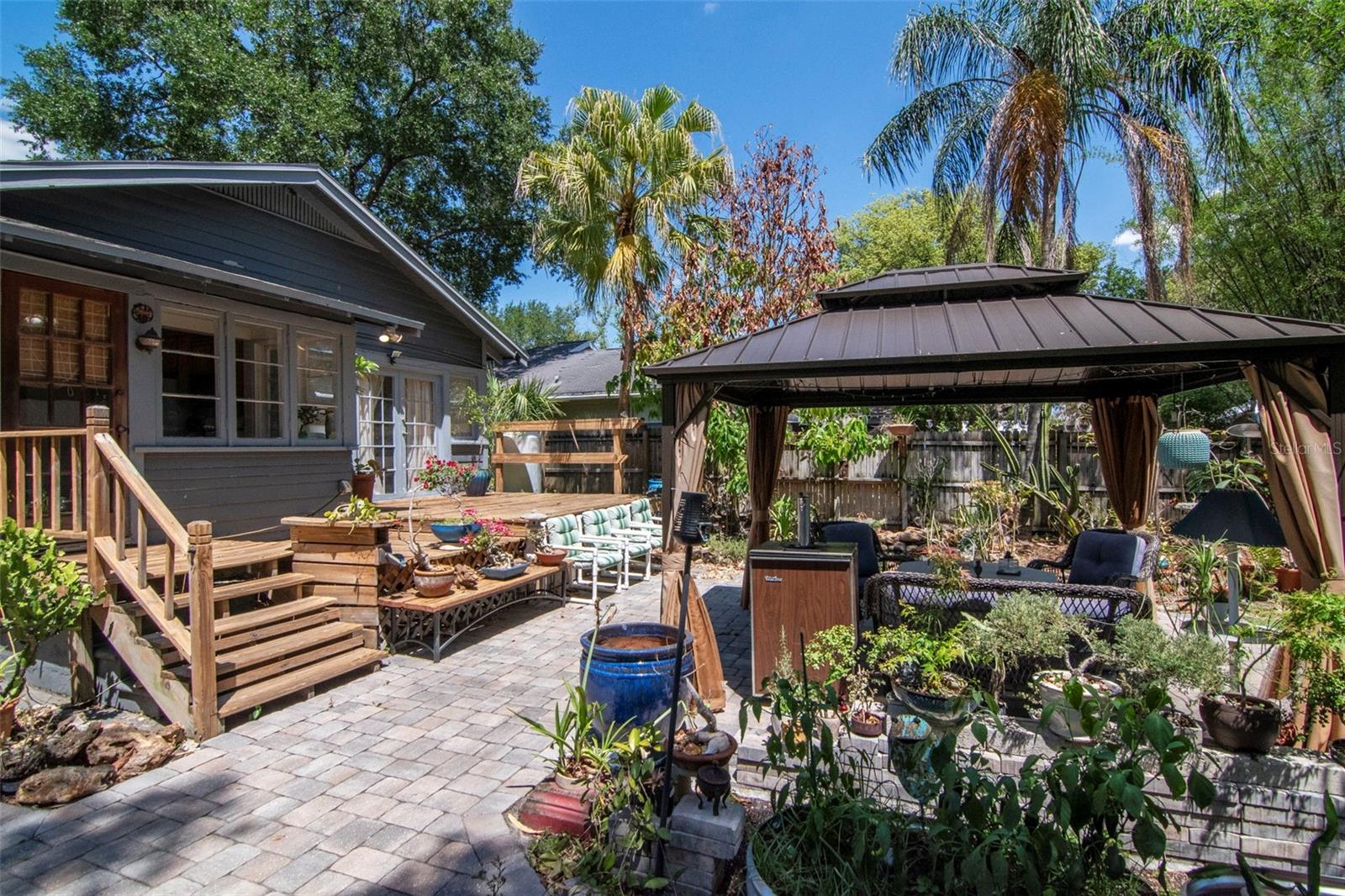 220 W FERN ST — photo 34