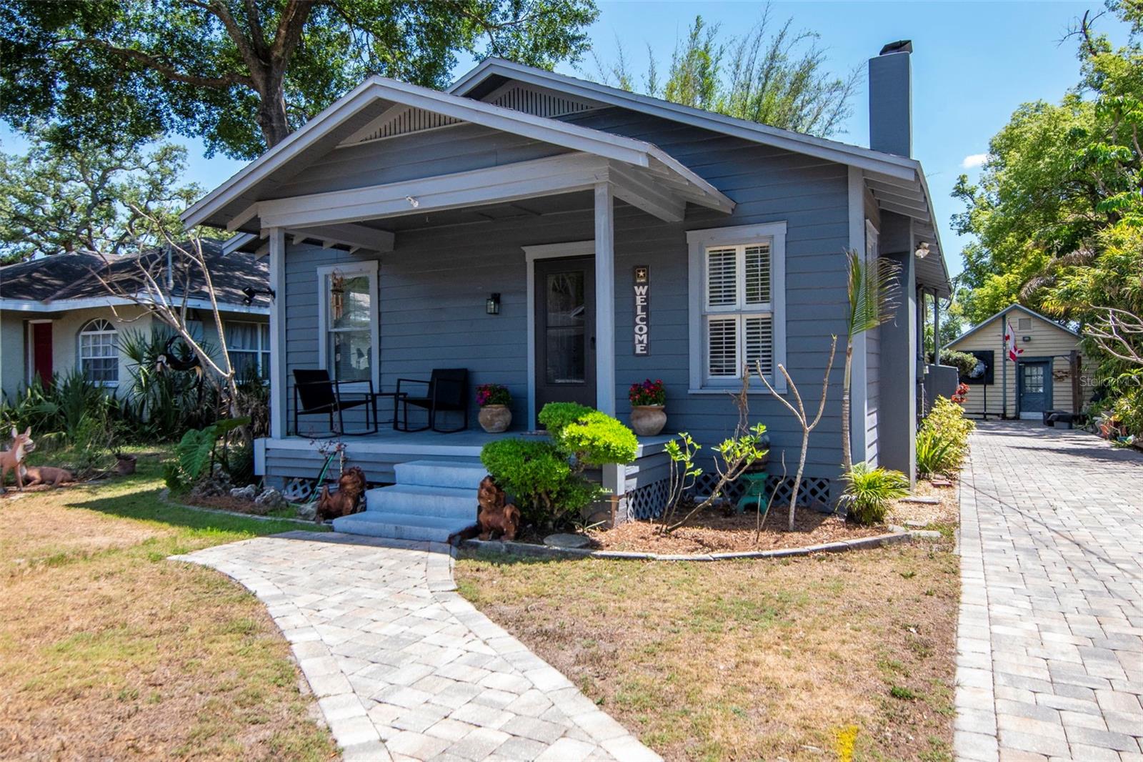 220 W FERN ST — photo 2