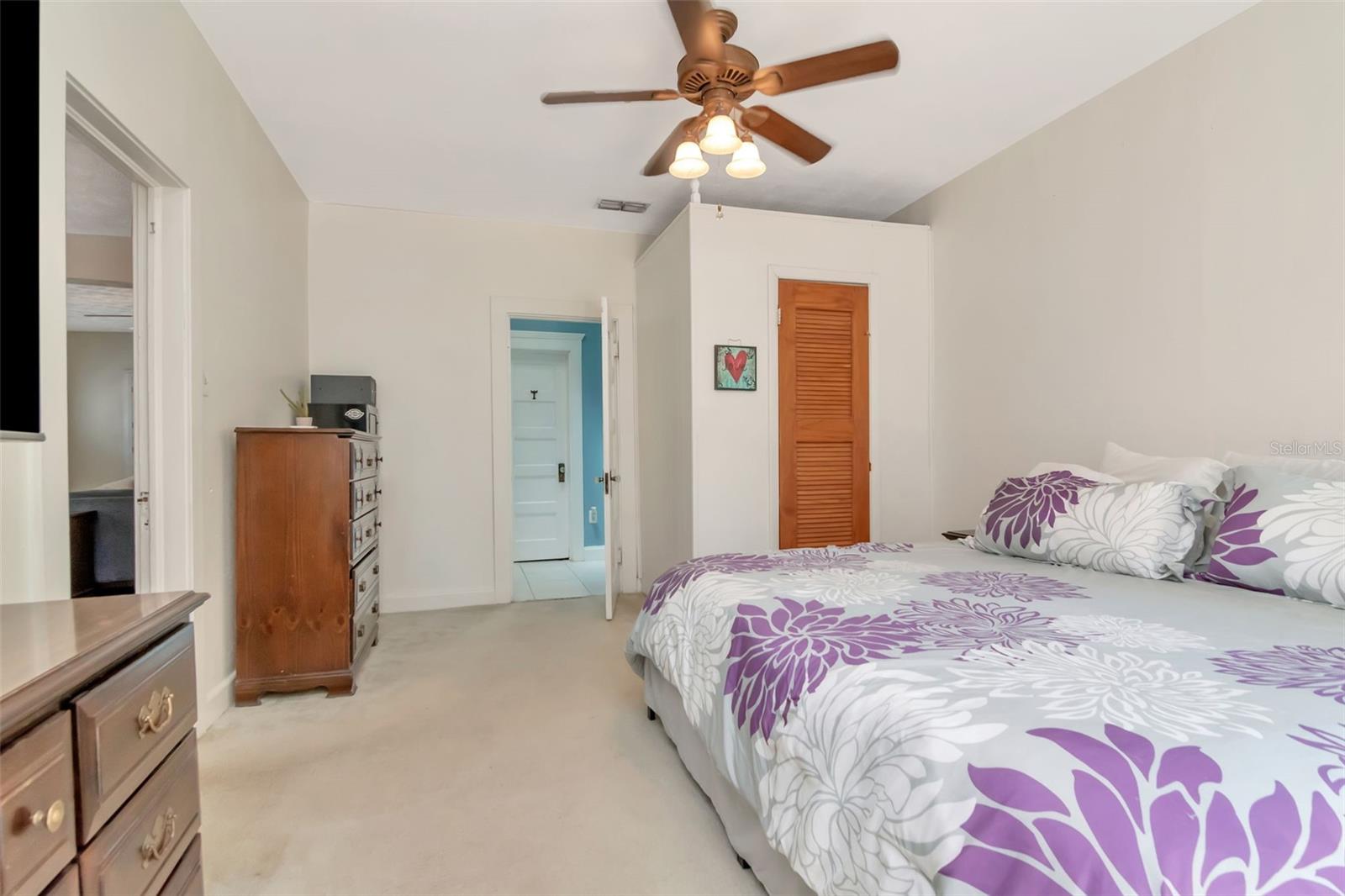 220 W FERN ST — photo 19