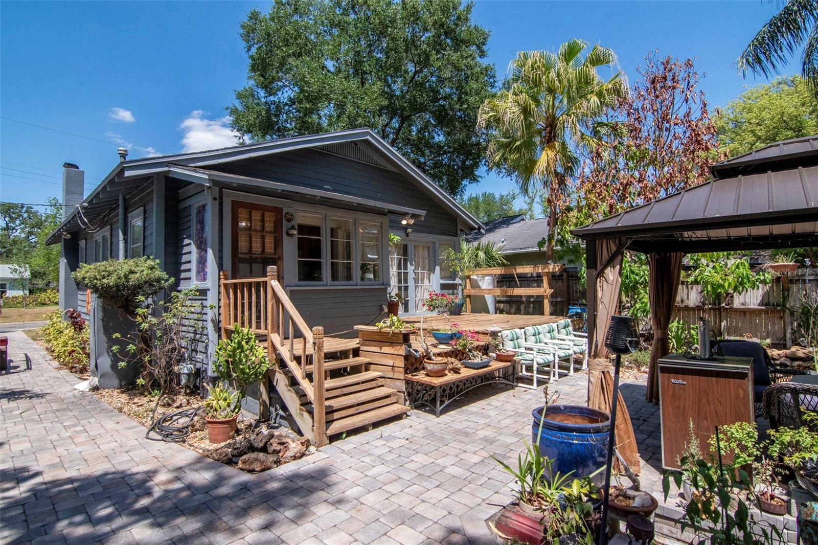 220 W FERN ST — photo 33