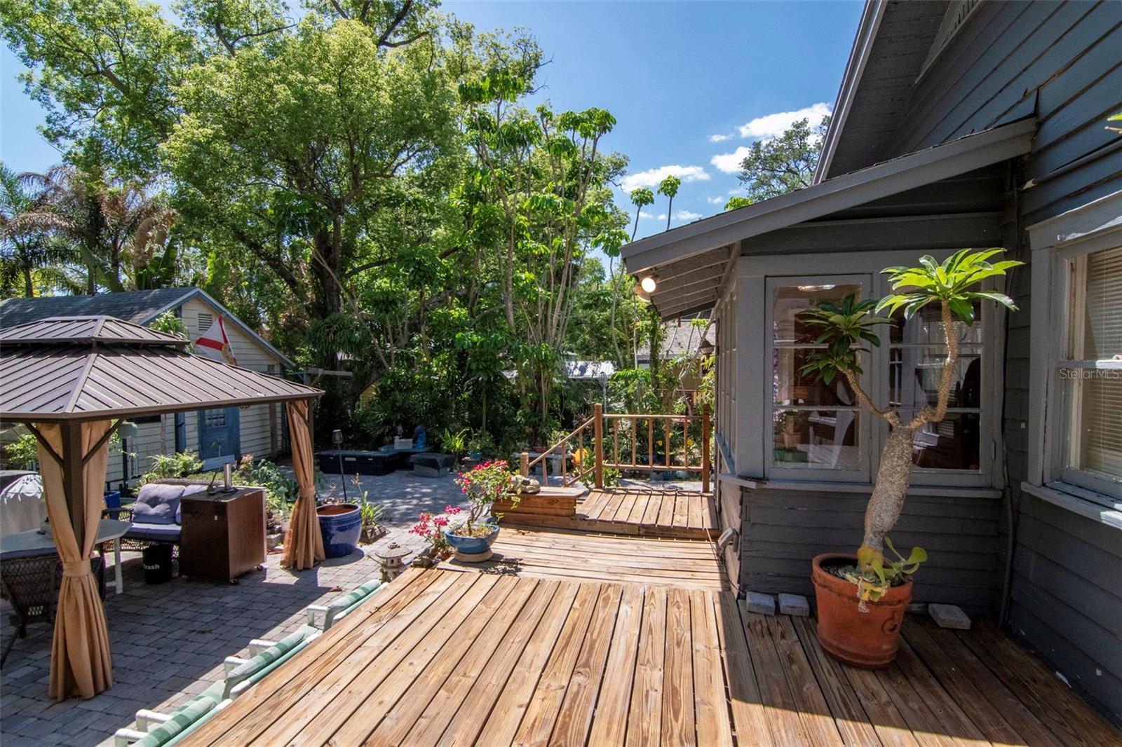 220 W FERN ST — photo 28