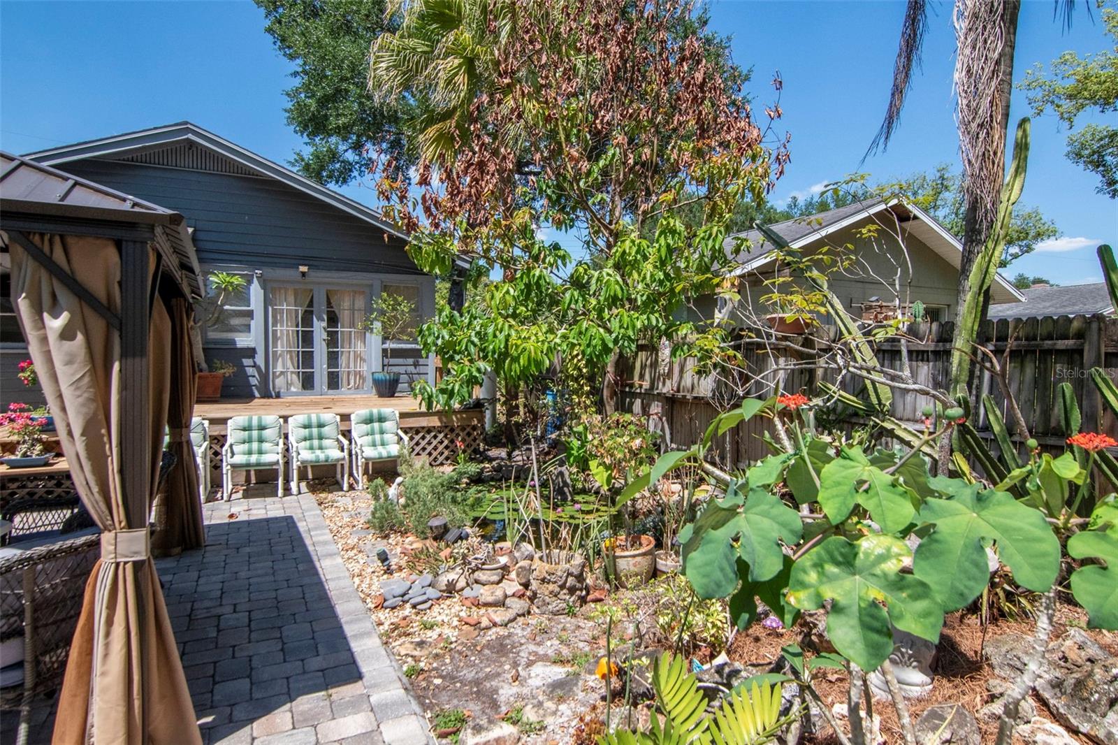 220 W FERN ST — photo 38