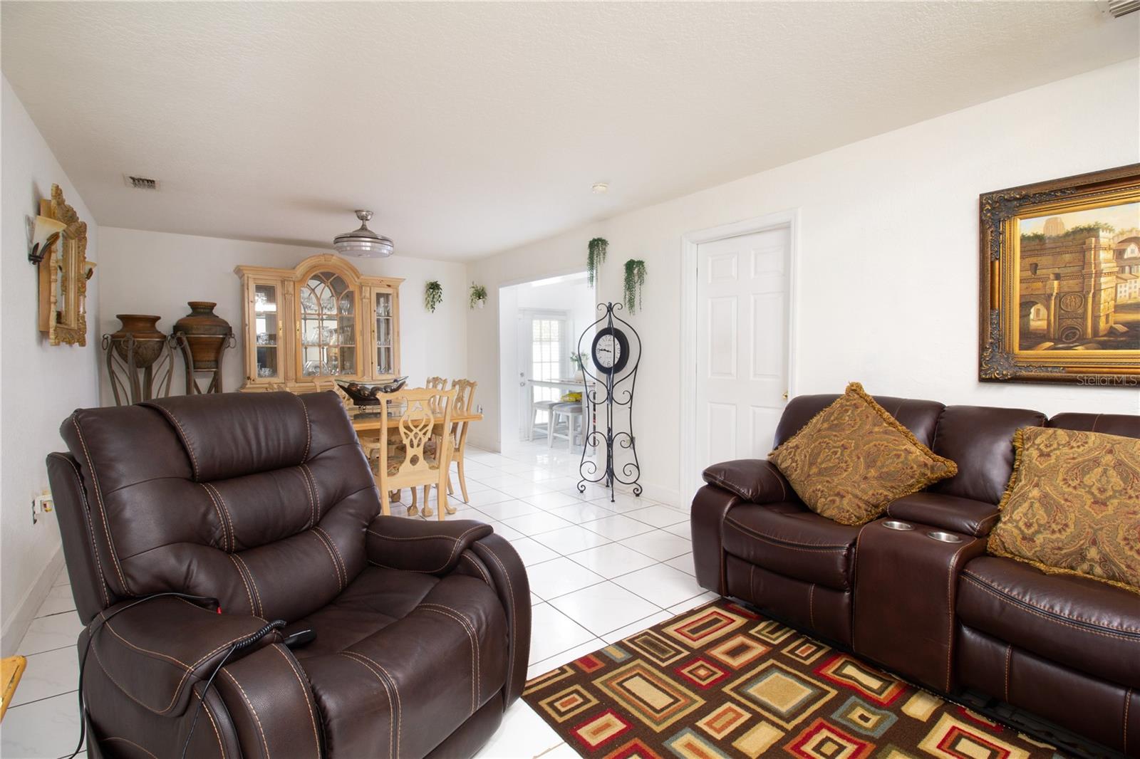 6914 N HIMES AVE — photo 12