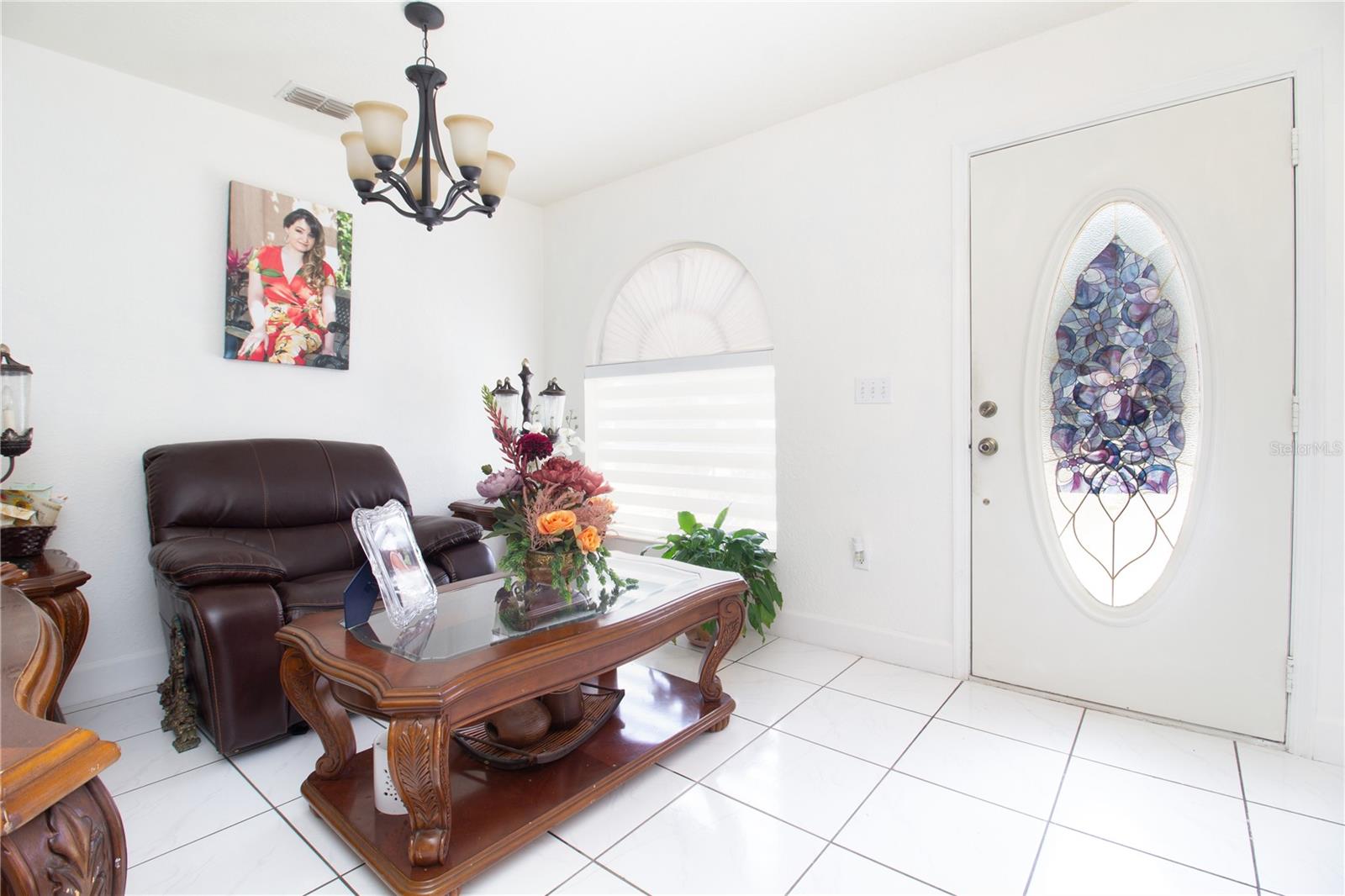 6914 N HIMES AVE — photo 10