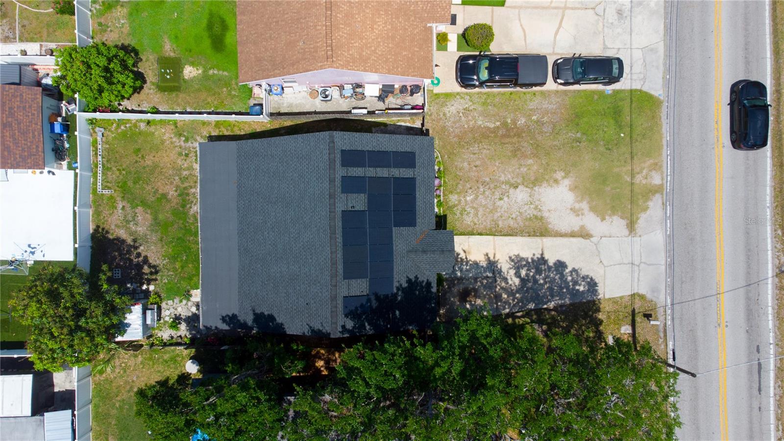 6914 N HIMES AVE — photo 31