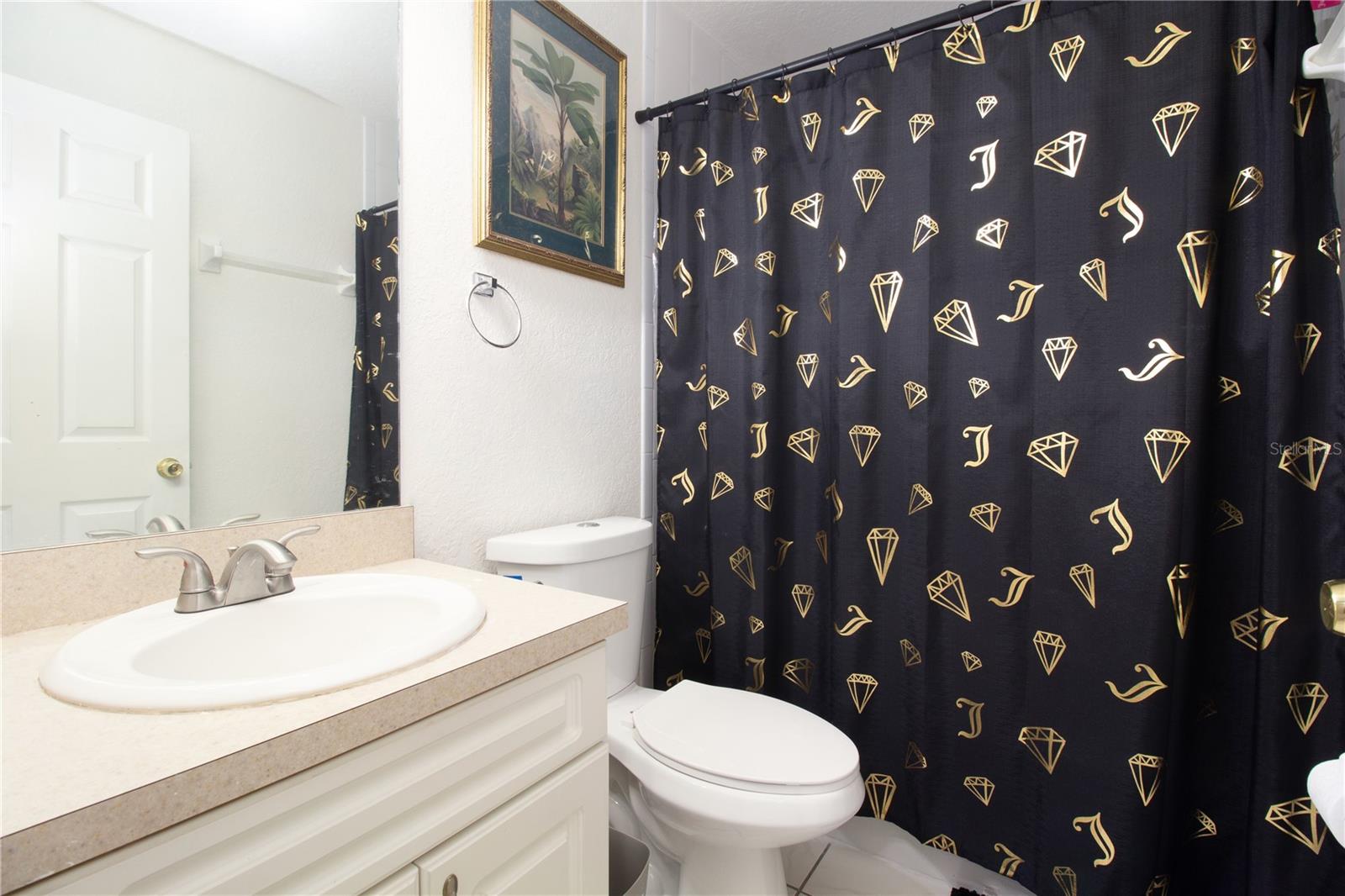 6914 N HIMES AVE — photo 16