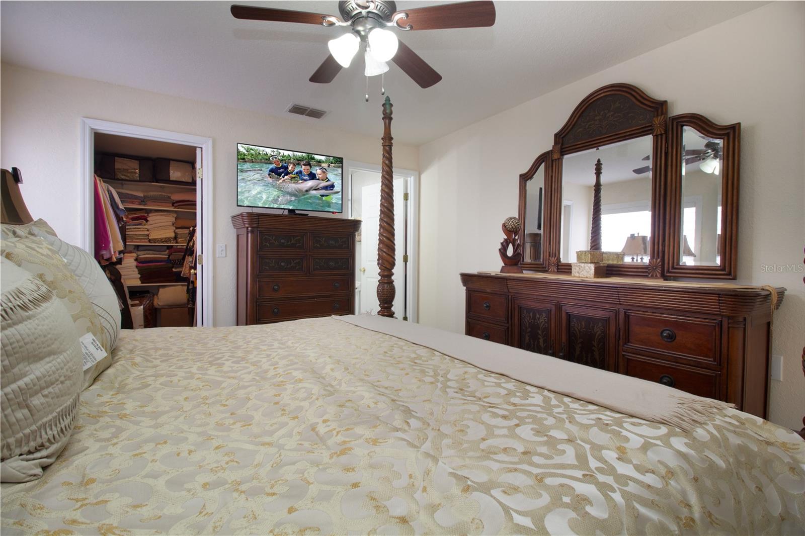 6914 N HIMES AVE — photo 14