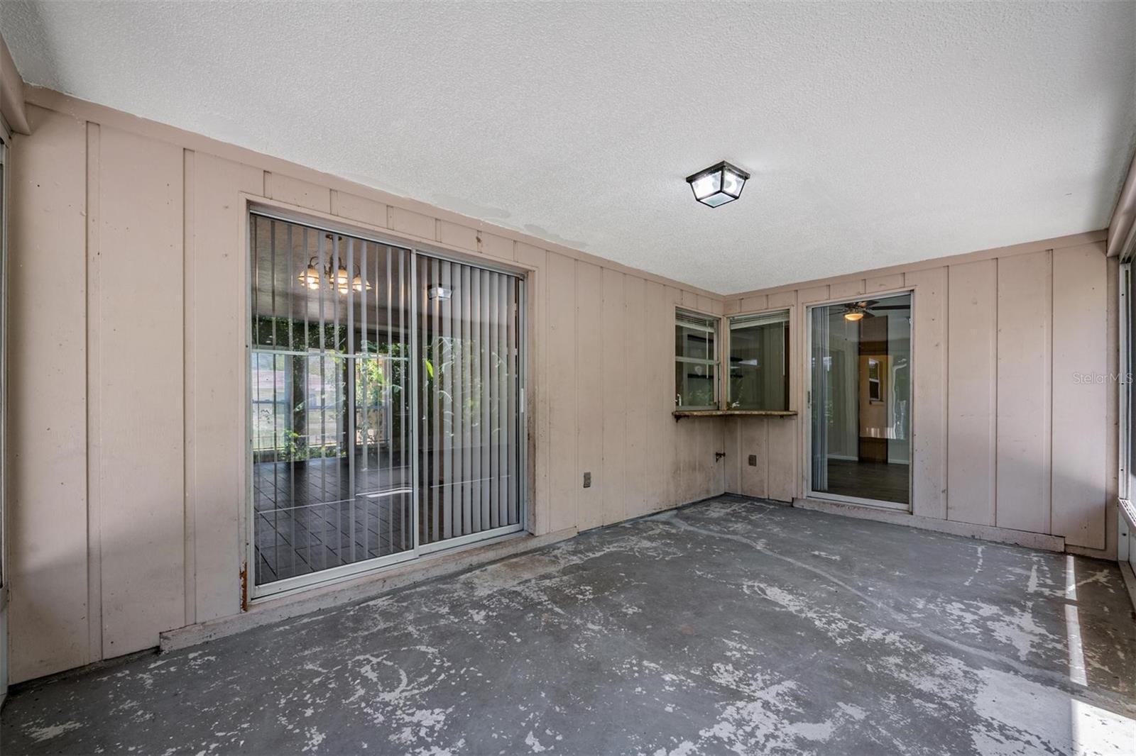 1124 DANNY DR — photo 32