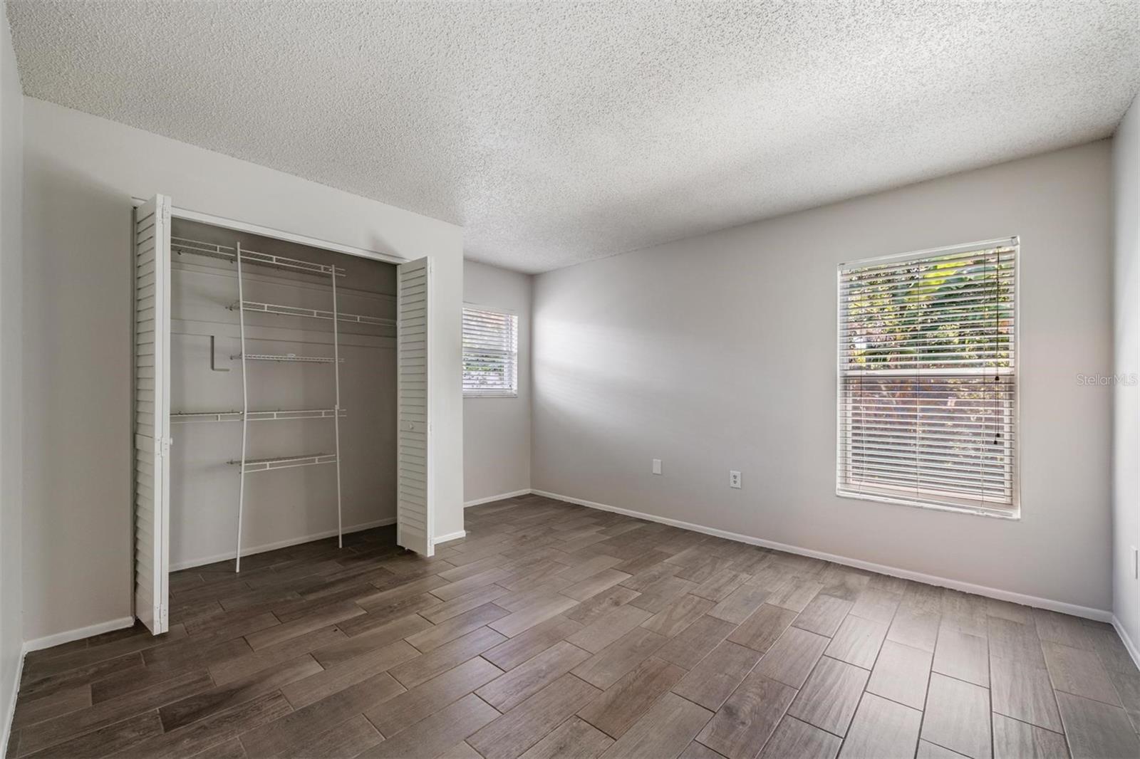 1124 DANNY DR — photo 30