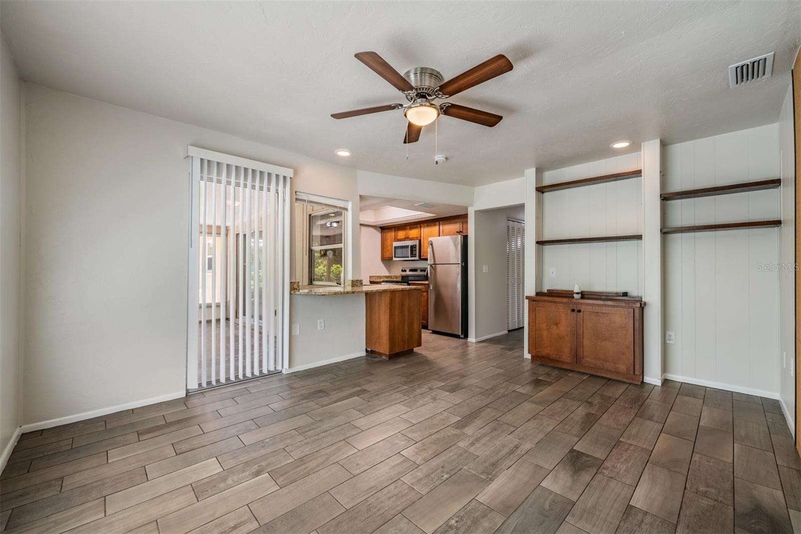 1124 DANNY DR — photo 17