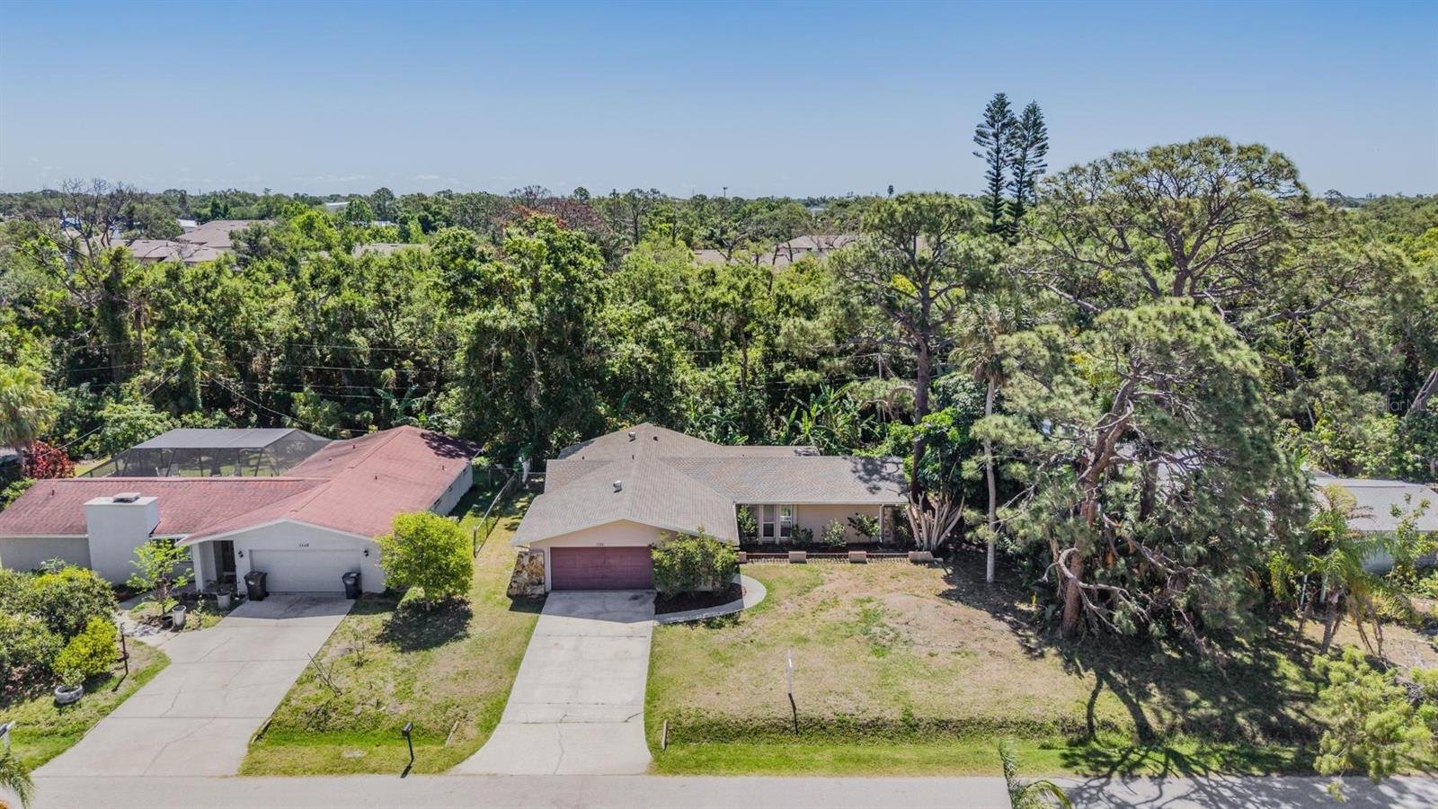 1124 DANNY DR — photo 41