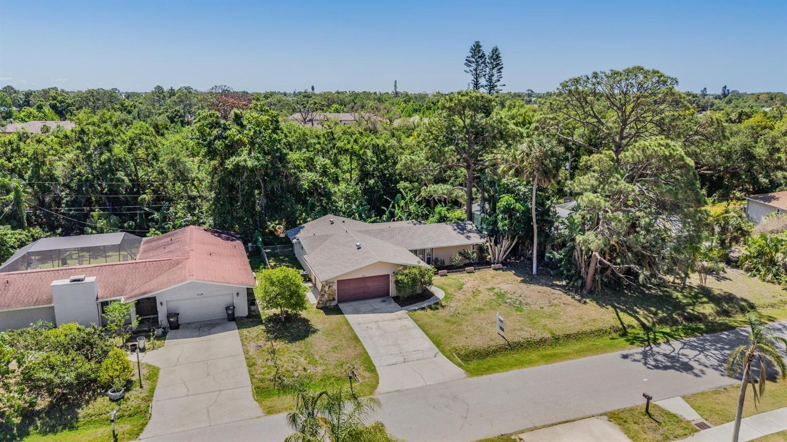 1124 DANNY DR — photo 42