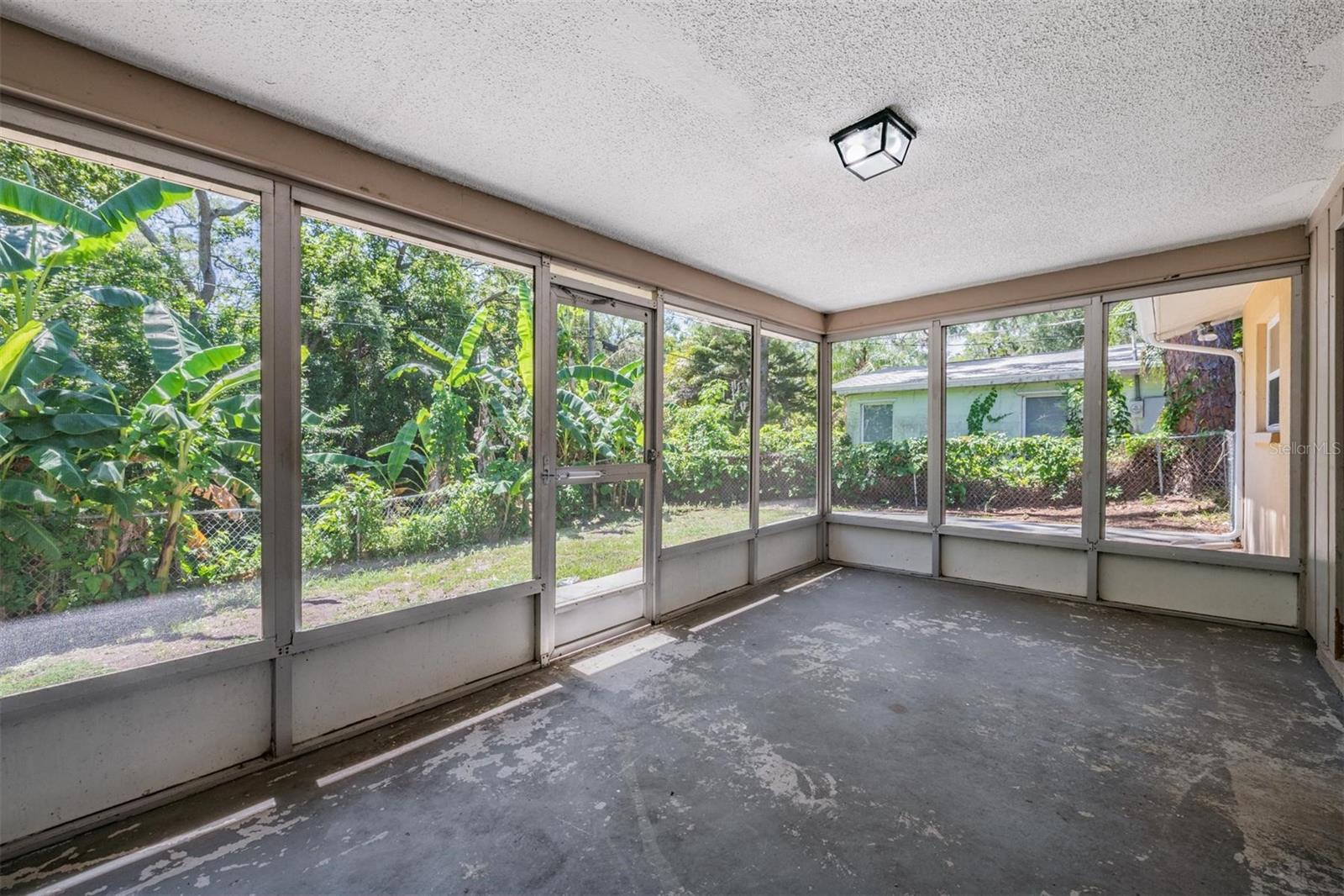 1124 DANNY DR — photo 33