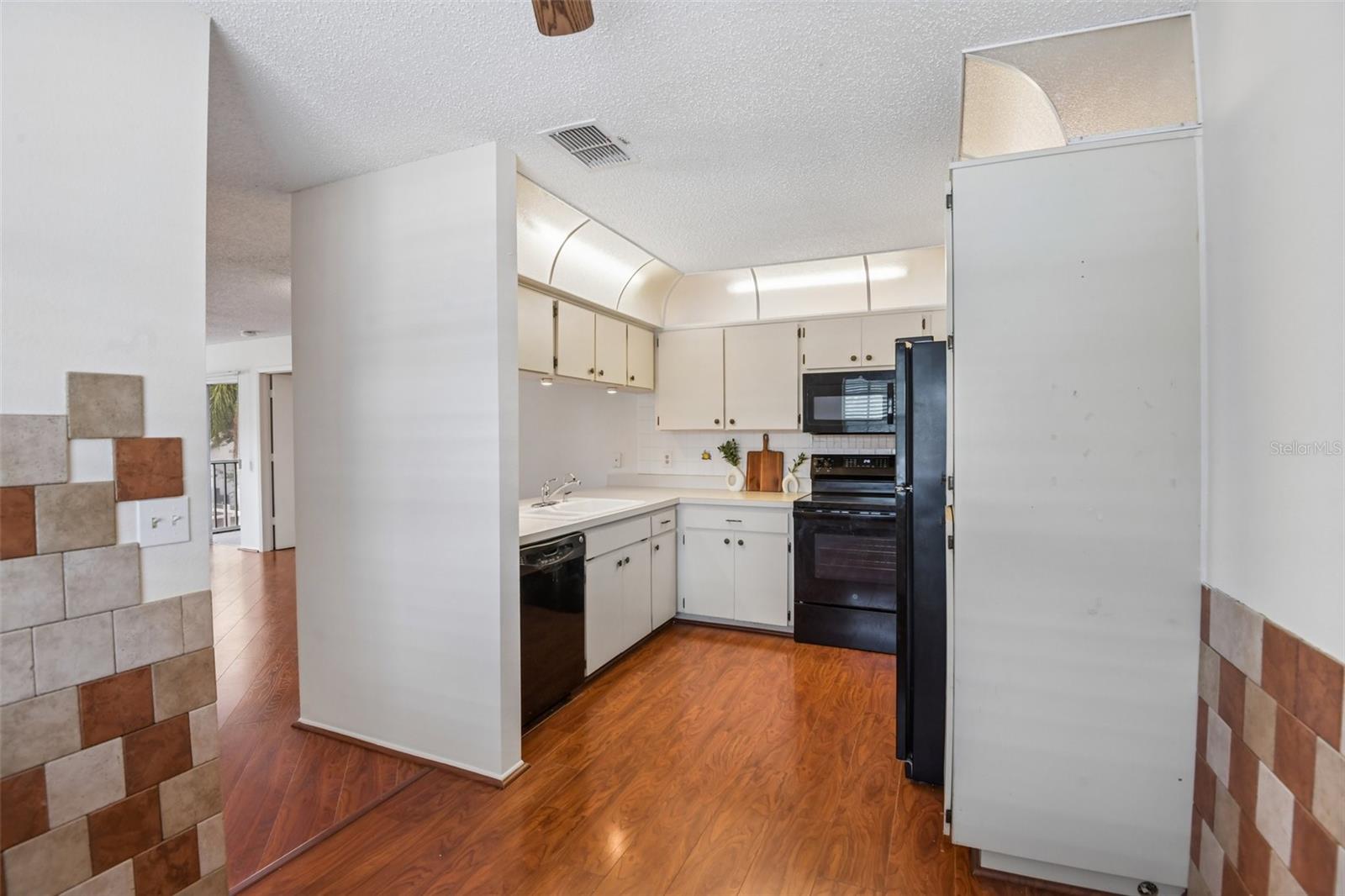 7713 HILLSIDE CT #204 — photo 7
