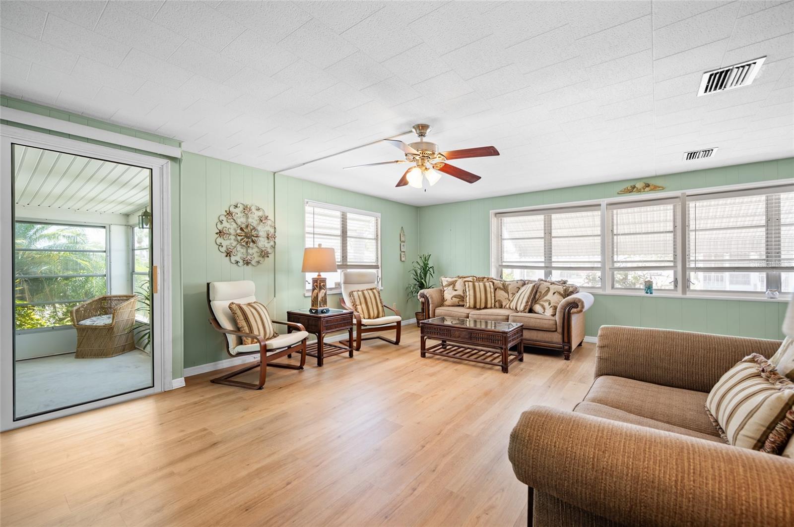 5751 HYACINTH RD — photo 9