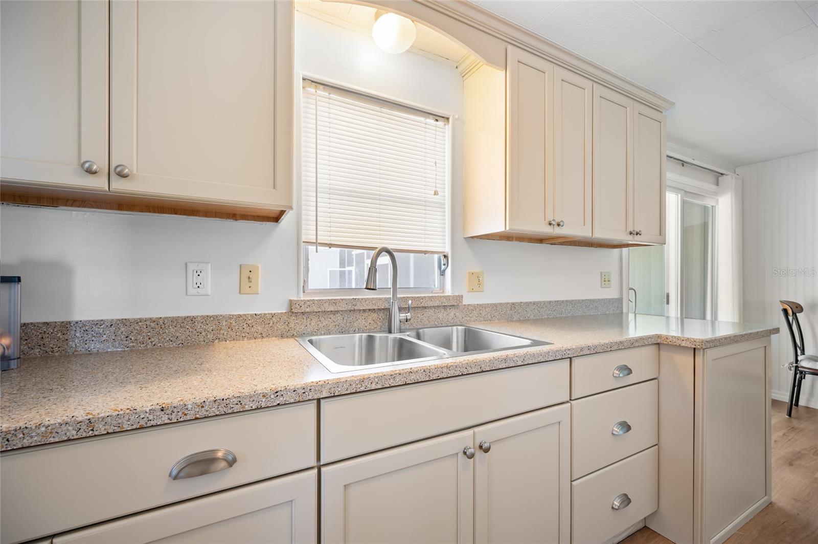 5751 HYACINTH RD — photo 6
