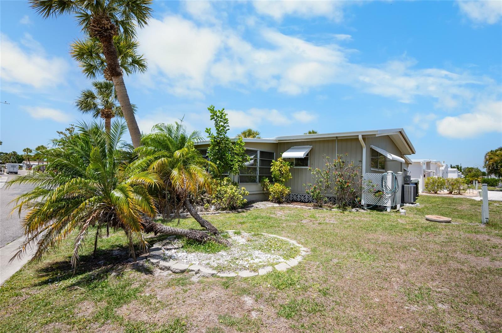 5751 HYACINTH RD — photo 32