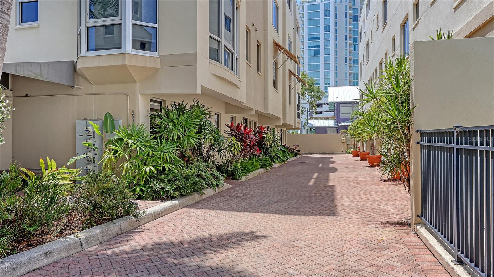 235 COCOANUT AVE #128E — photo 3
