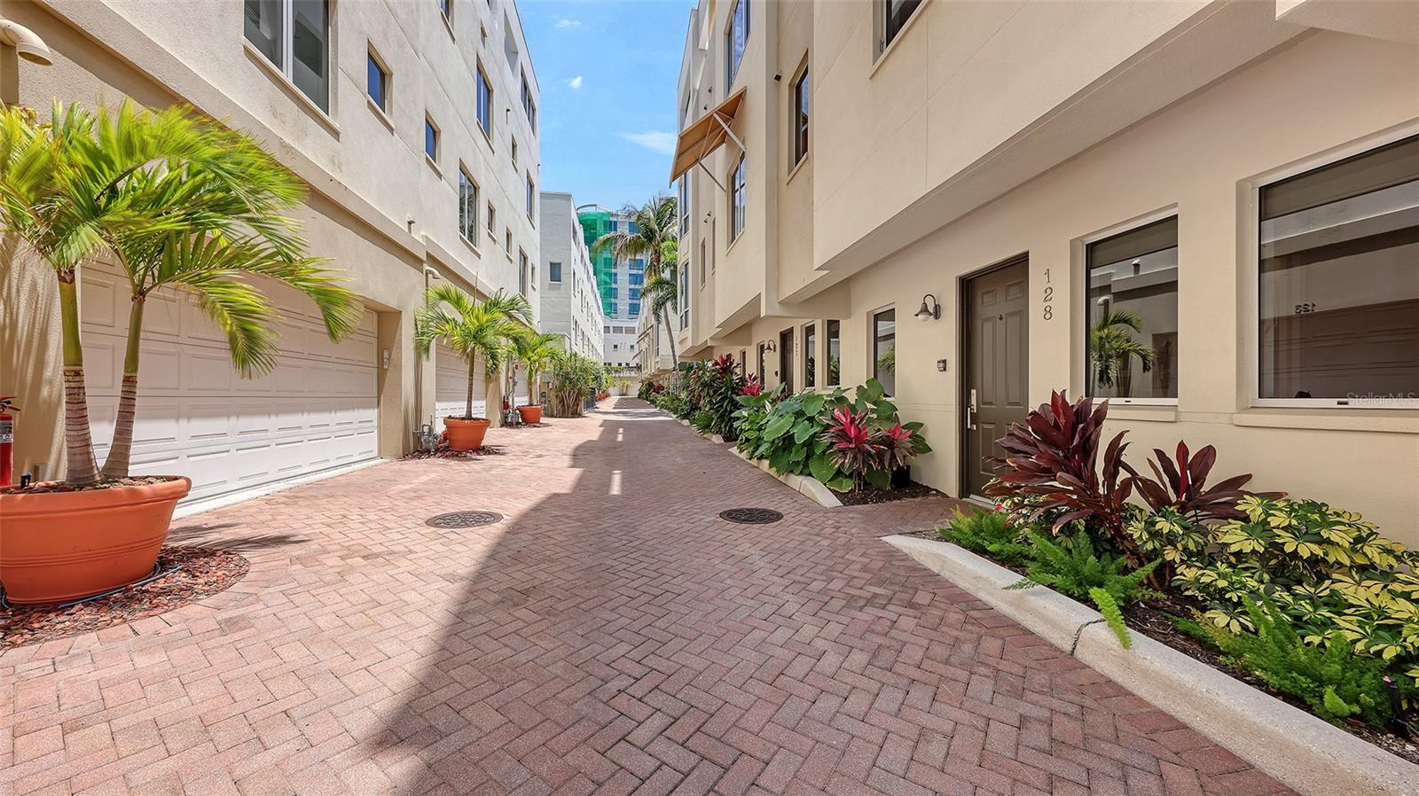 235 COCOANUT AVE #128E — photo 4