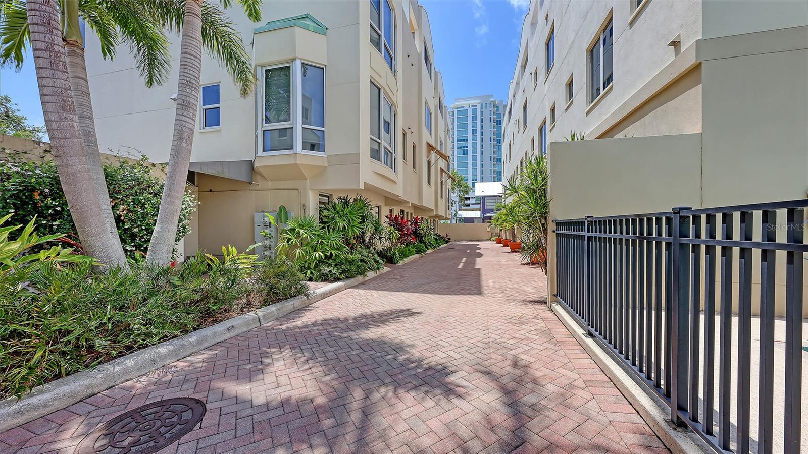 235 COCOANUT AVE #128E — photo 2