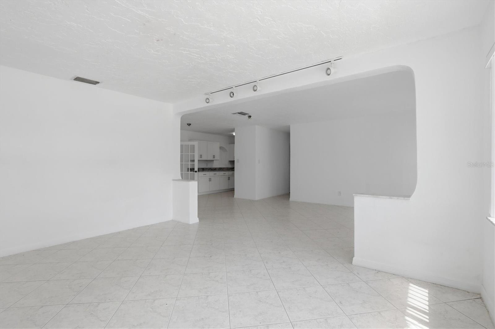 721 BAYSHORE DR — photo 11