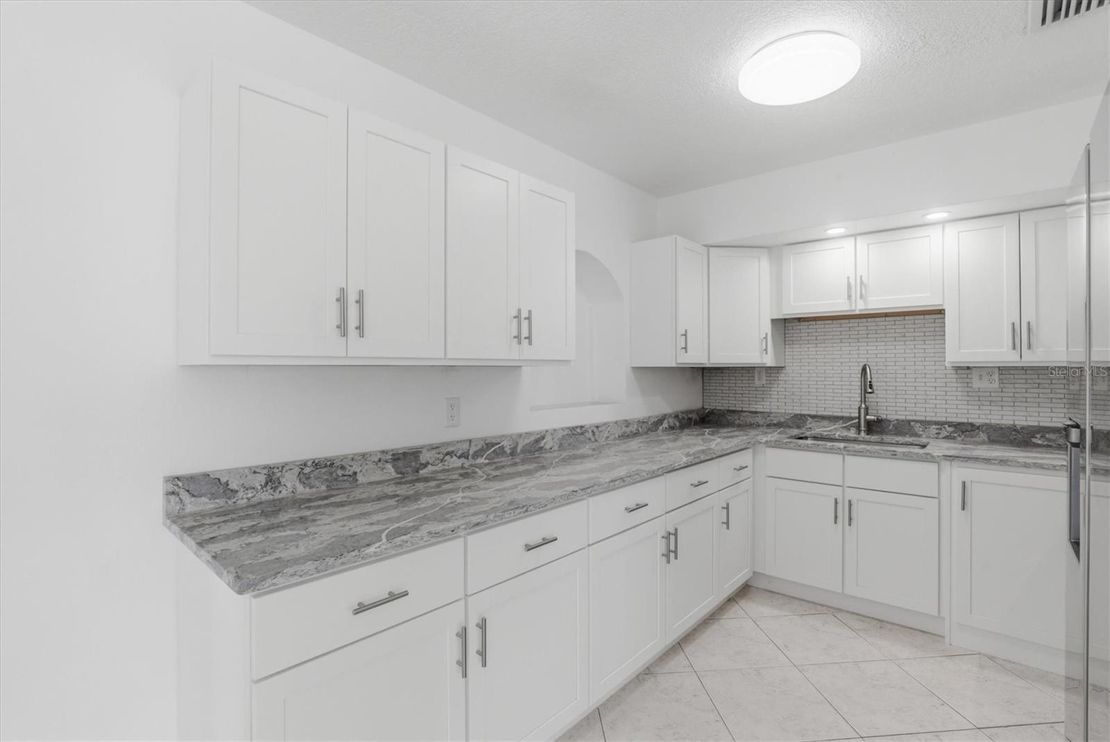 721 BAYSHORE DR — photo 16