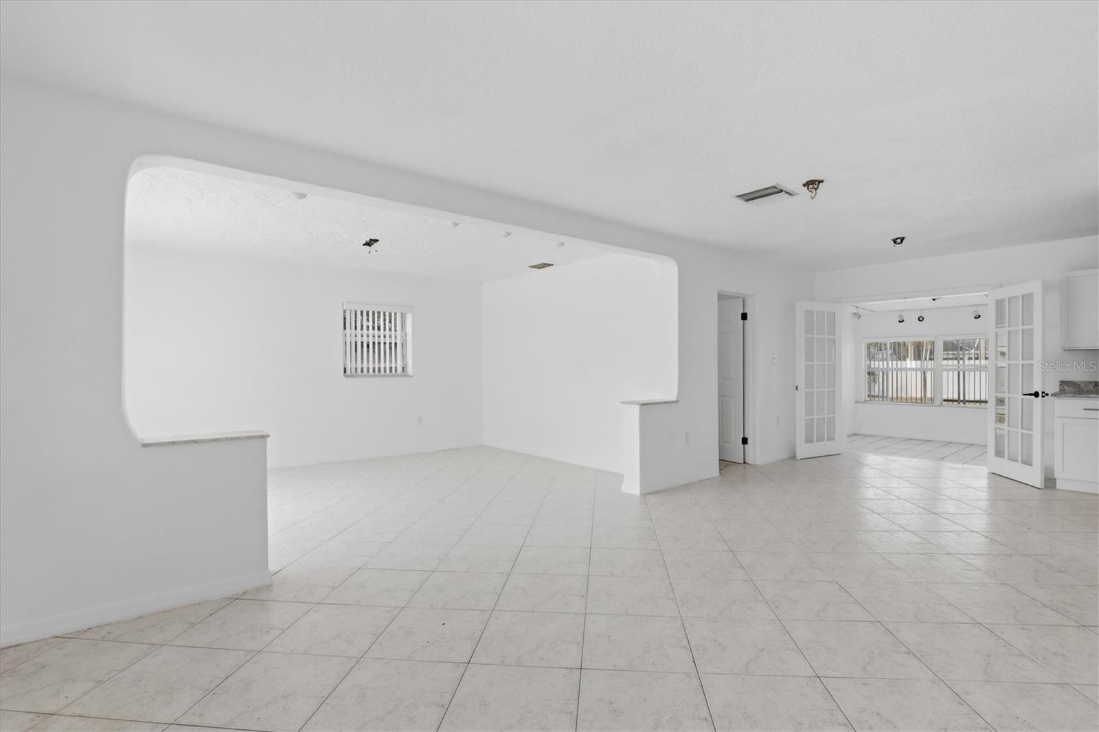 721 BAYSHORE DR — photo 8