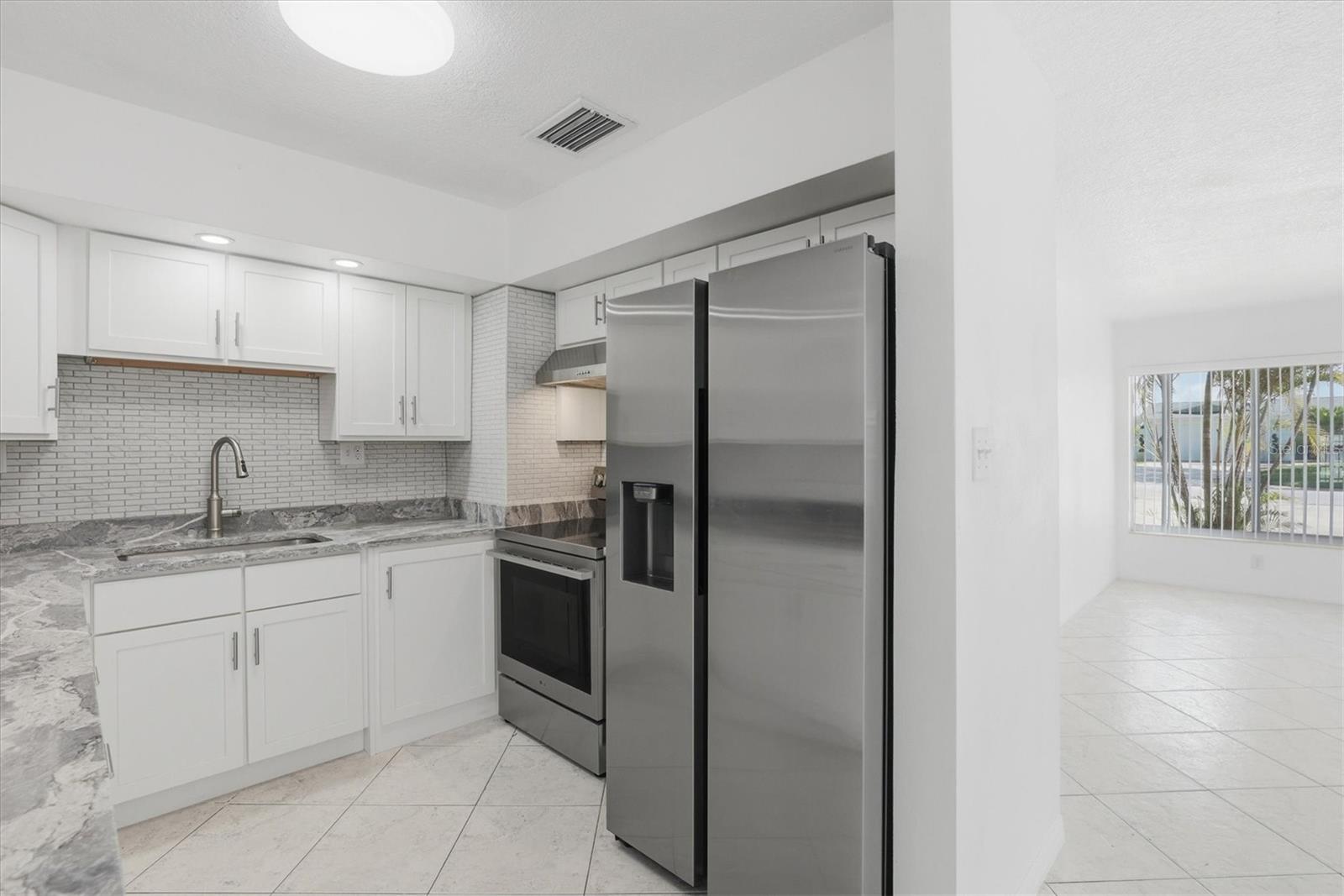 721 BAYSHORE DR — photo 17