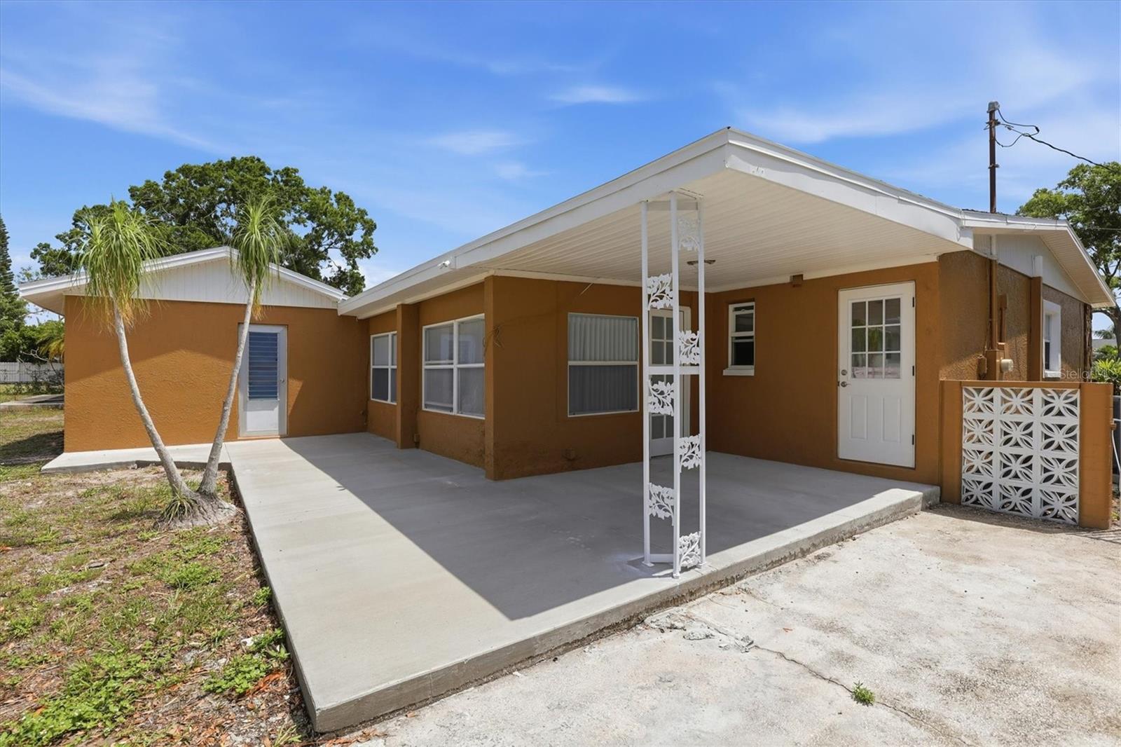721 BAYSHORE DR — photo 37