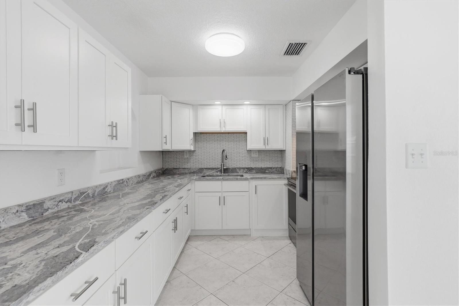 721 BAYSHORE DR — photo 15