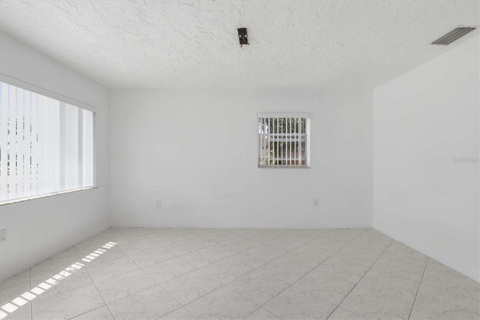 721 BAYSHORE DR — photo 9