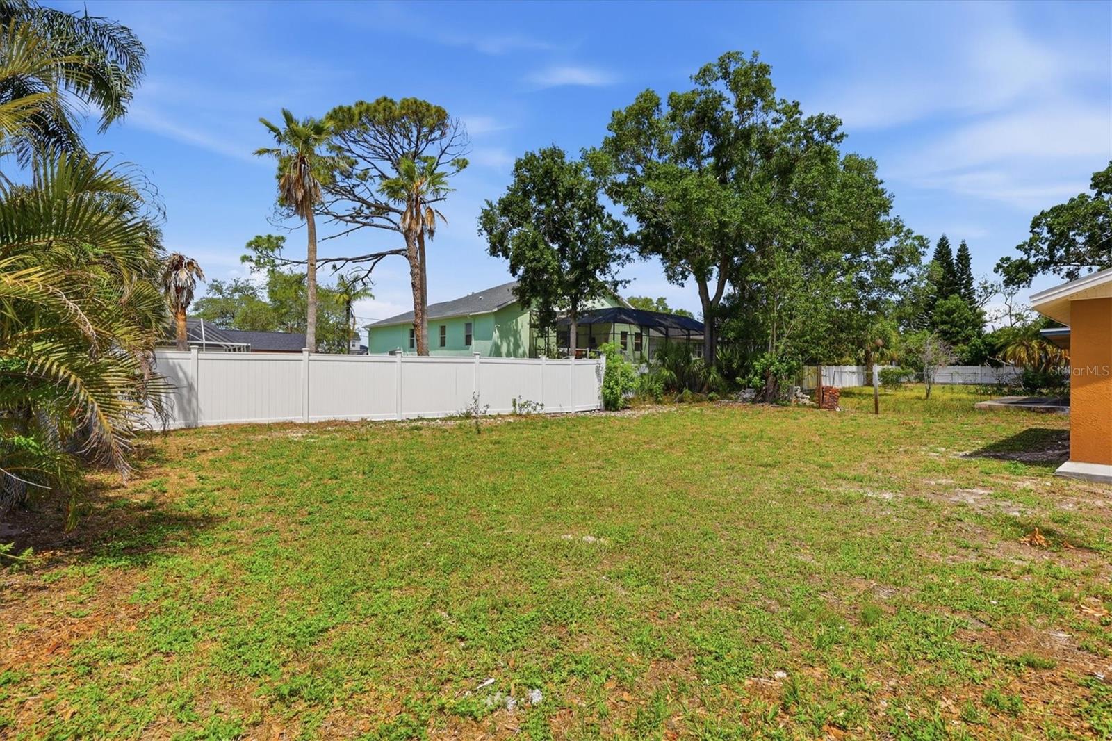 721 BAYSHORE DR — photo 38