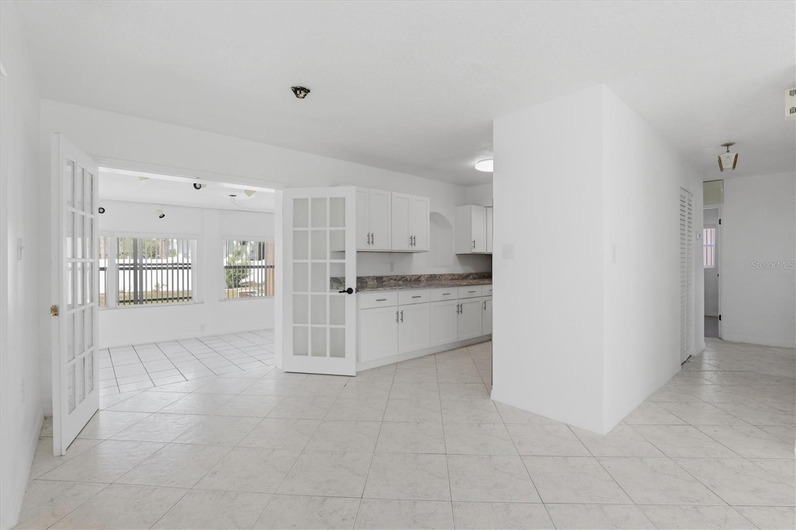721 BAYSHORE DR — photo 12