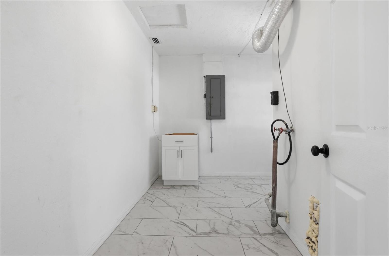 721 BAYSHORE DR — photo 32
