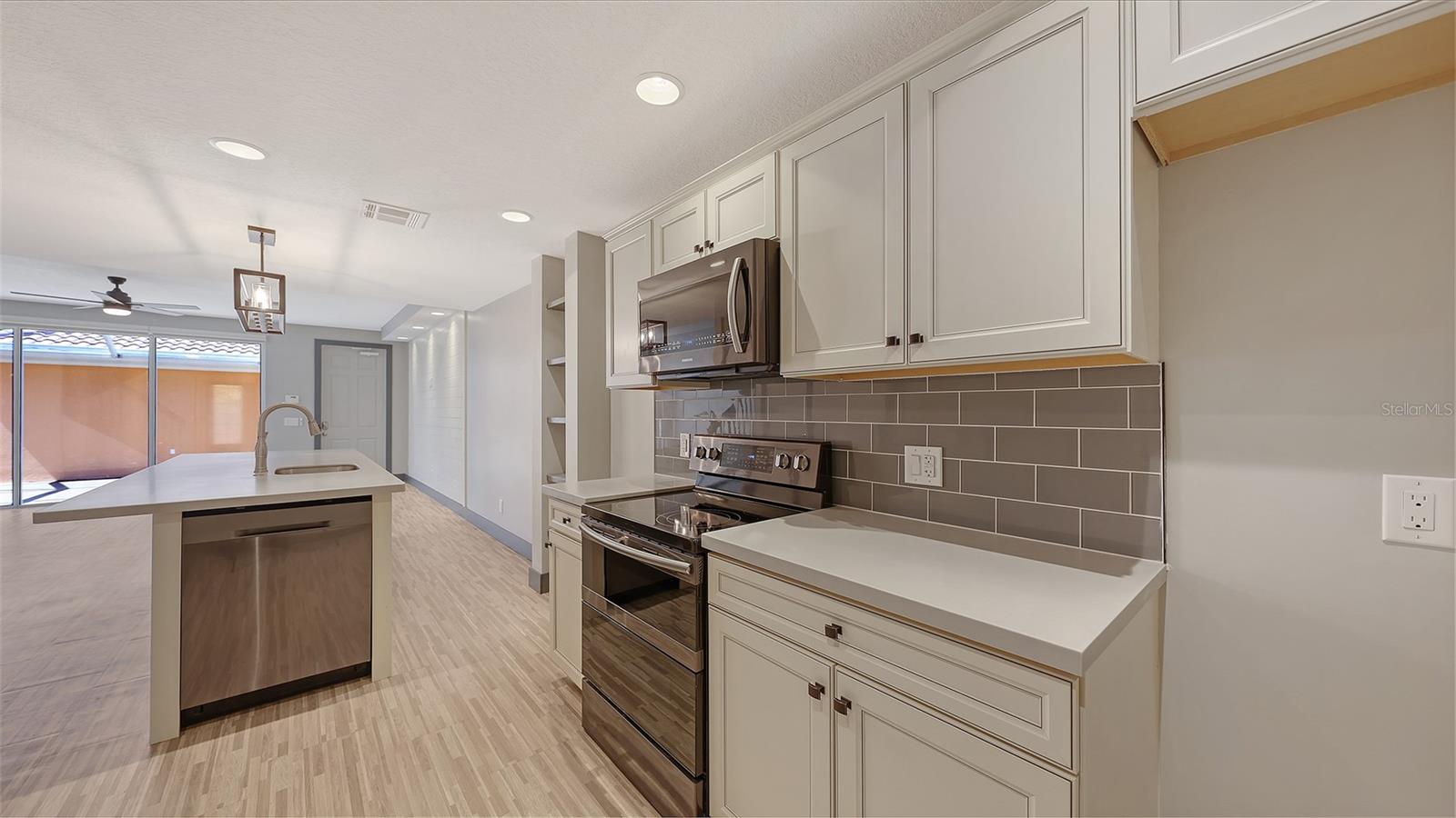 1586 DORGALI DR — photo 9