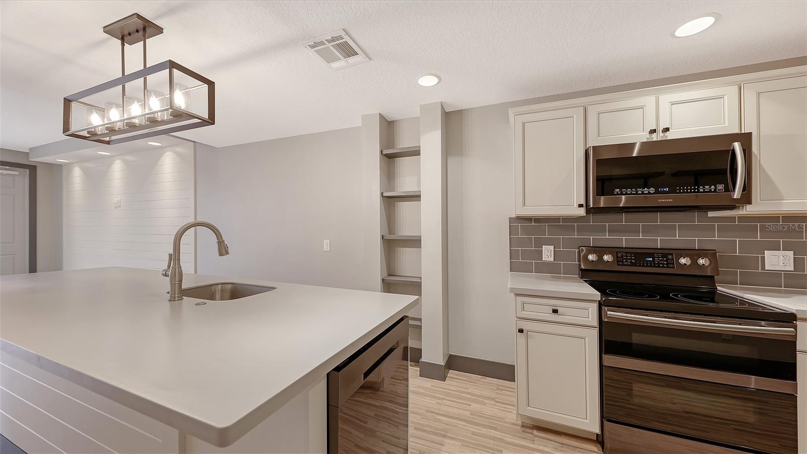 1586 DORGALI DR — photo 8