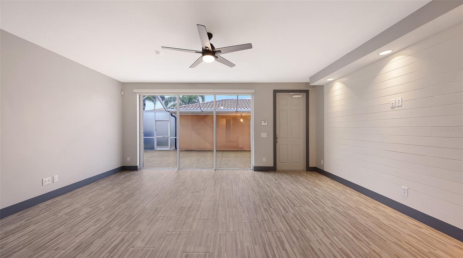 1586 DORGALI DR — photo 12