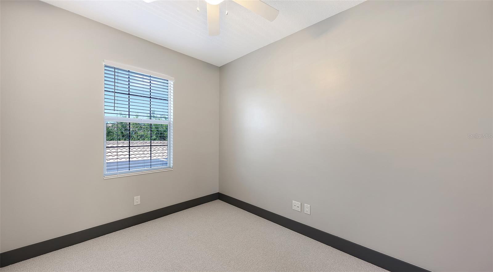 1586 DORGALI DR — photo 38
