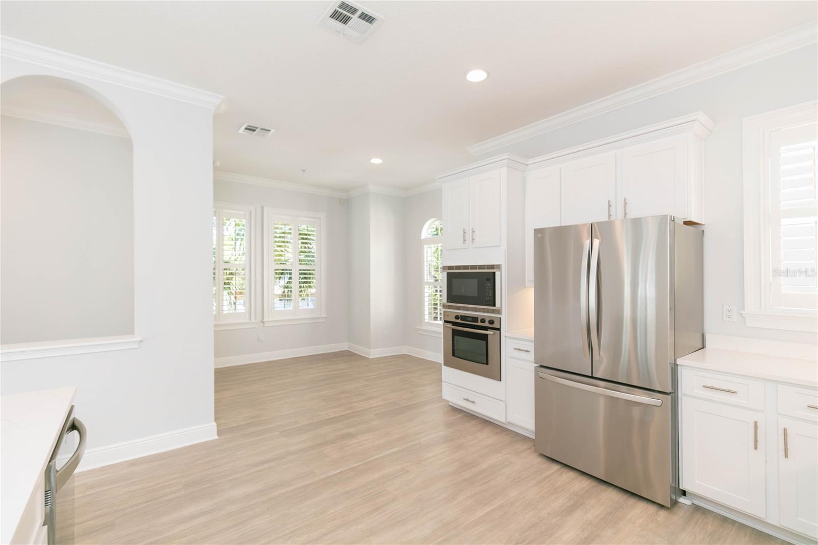 114 E DAVIS BLVD #13 — photo 8
