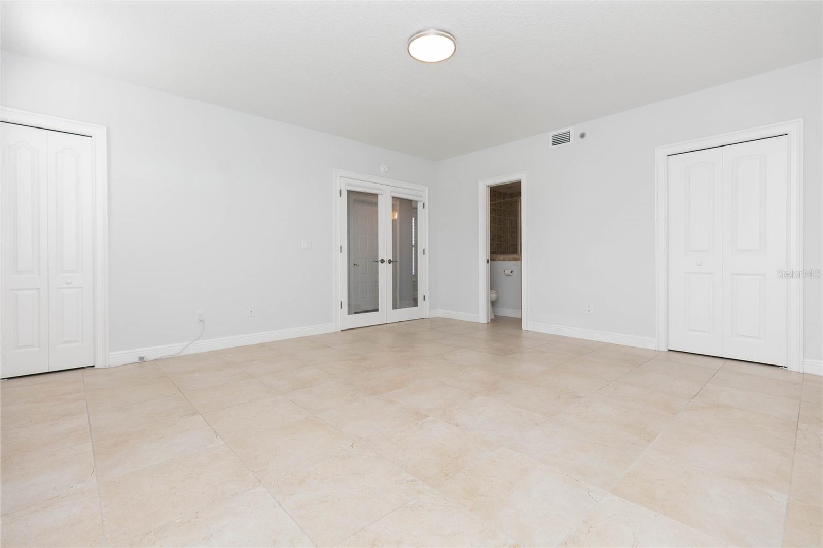 114 E DAVIS BLVD #13 — photo 22