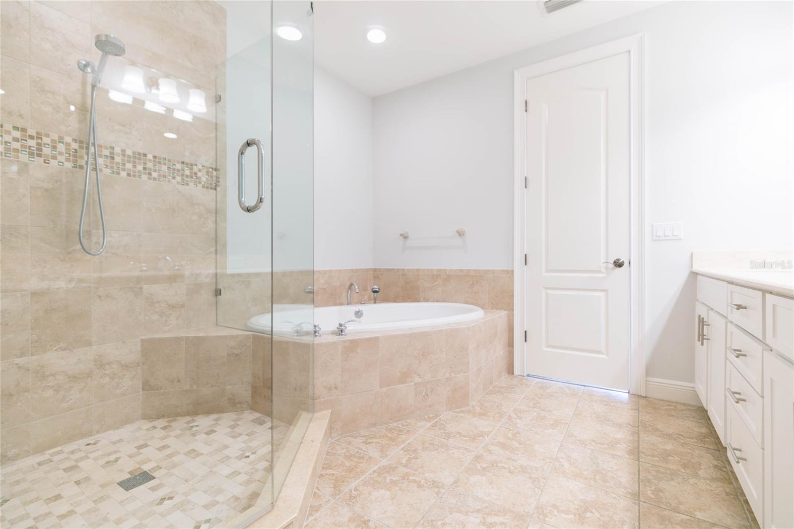 114 E DAVIS BLVD #13 — photo 20
