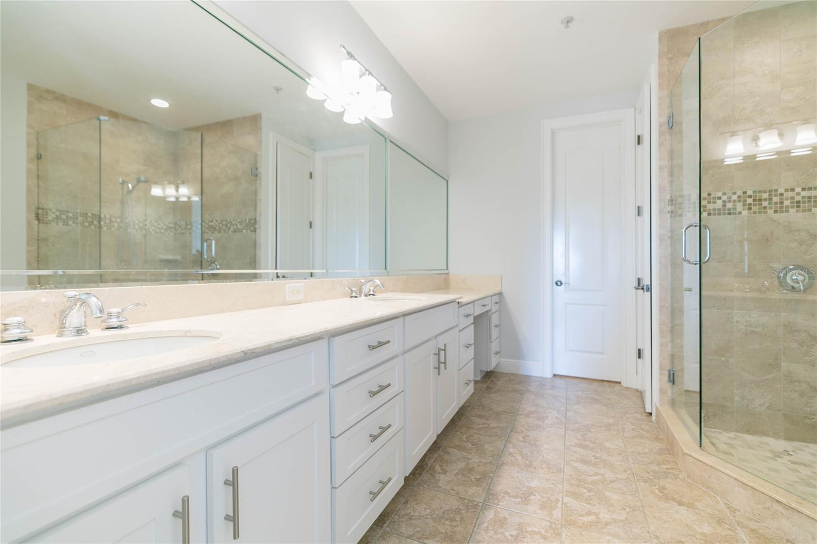 114 E DAVIS BLVD #13 — photo 19