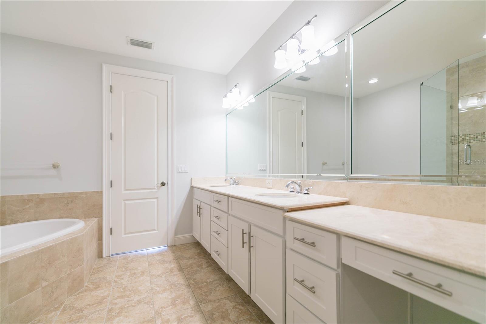 114 E DAVIS BLVD #13 — photo 21