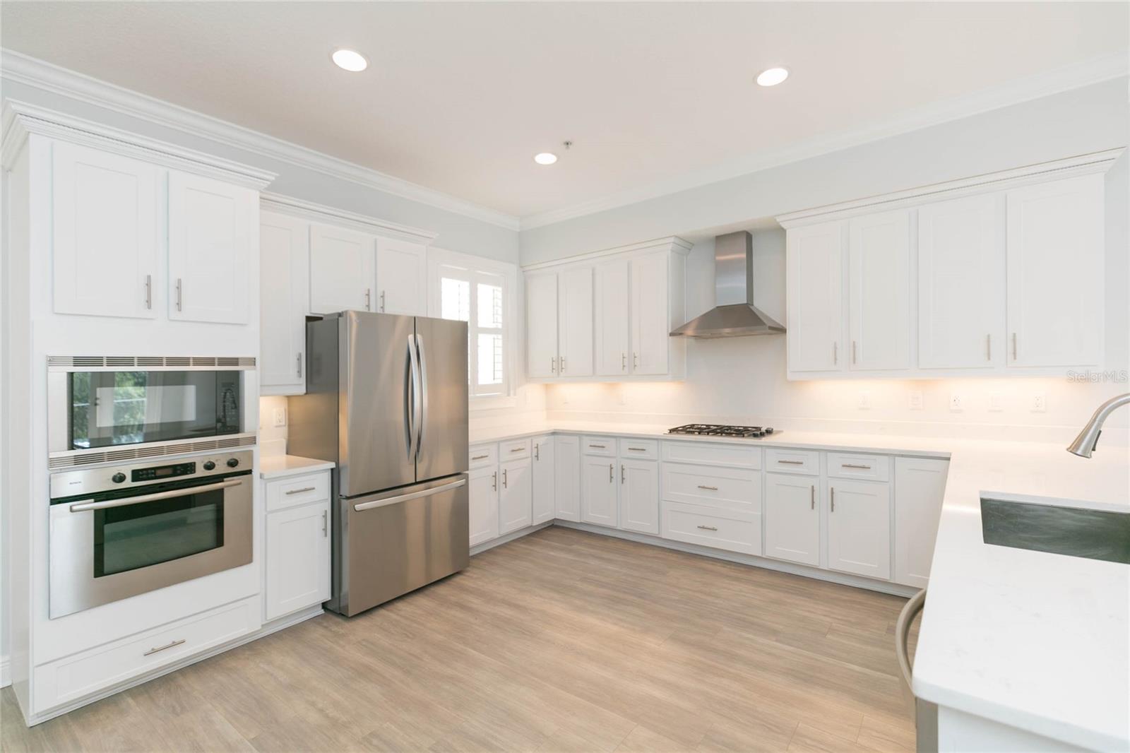 114 E DAVIS BLVD #13 — photo 7
