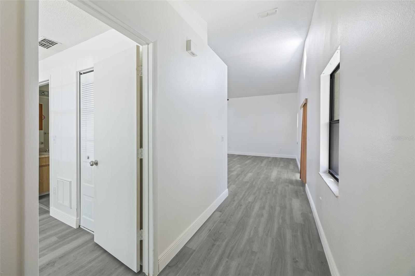 13427 LARAWAY DR — photo 16