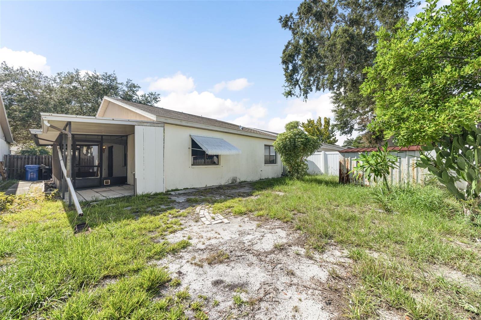 13427 LARAWAY DR — photo 42