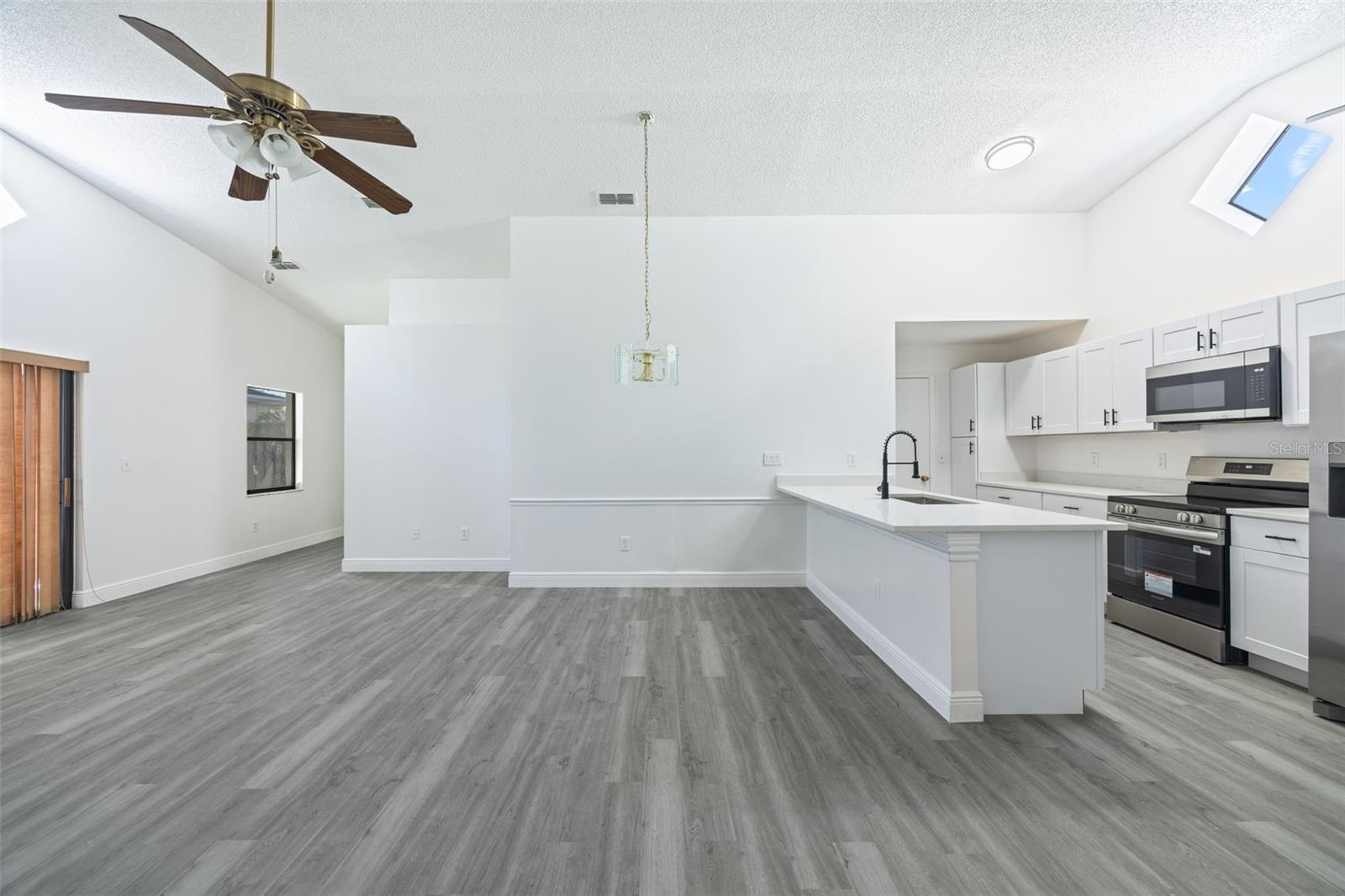 13427 LARAWAY DR — photo 12